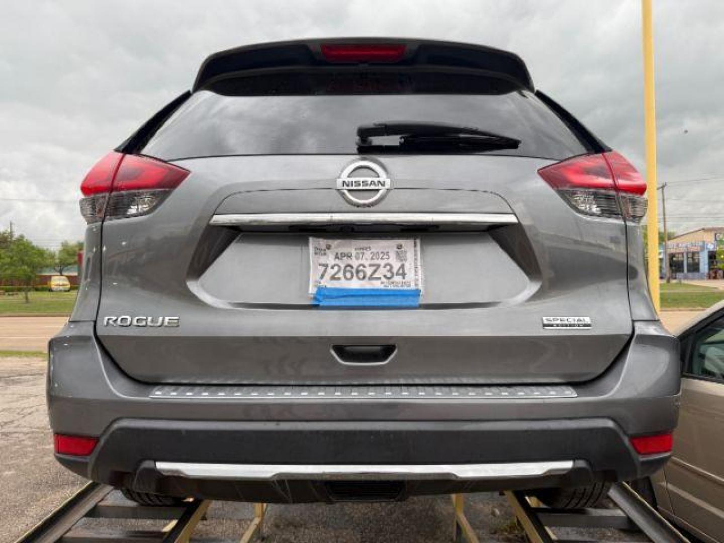 2019 SILVER Nissan Rogue S 2WD (5N1AT2MTXKC) with an 2.5L L4 DOHC 16V engine, Continuously Variable Transmission transmission, located at 2715 W Pioneer Pkwy, Arlington, TX, 76013, (817) 265-9009, 32.710262, -97.153236 - Photo#25