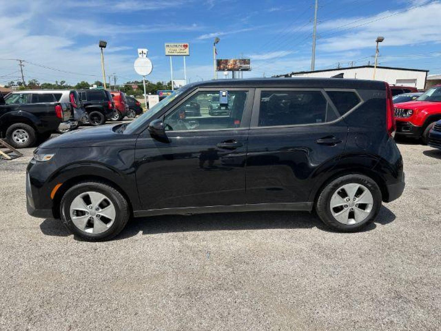 2020 BLACK KIA SOUL LX (KNDJ23AU0L7) , located at 2715 W Pioneer Pkwy, Arlington, TX, 76013, (817) 265-9009, 32.710262, -97.153236 - Photo#2
