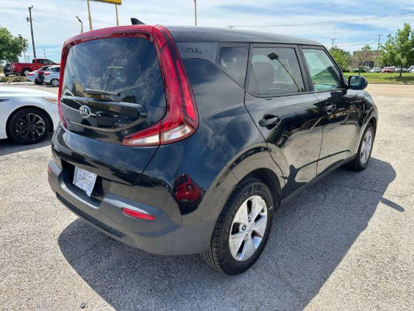 2020 BLACK KIA SOUL LX (KNDJ23AU0L7) , located at 2715 W Pioneer Pkwy, Arlington, TX, 76013, (817) 265-9009, 32.710262, -97.153236 - Photo#7