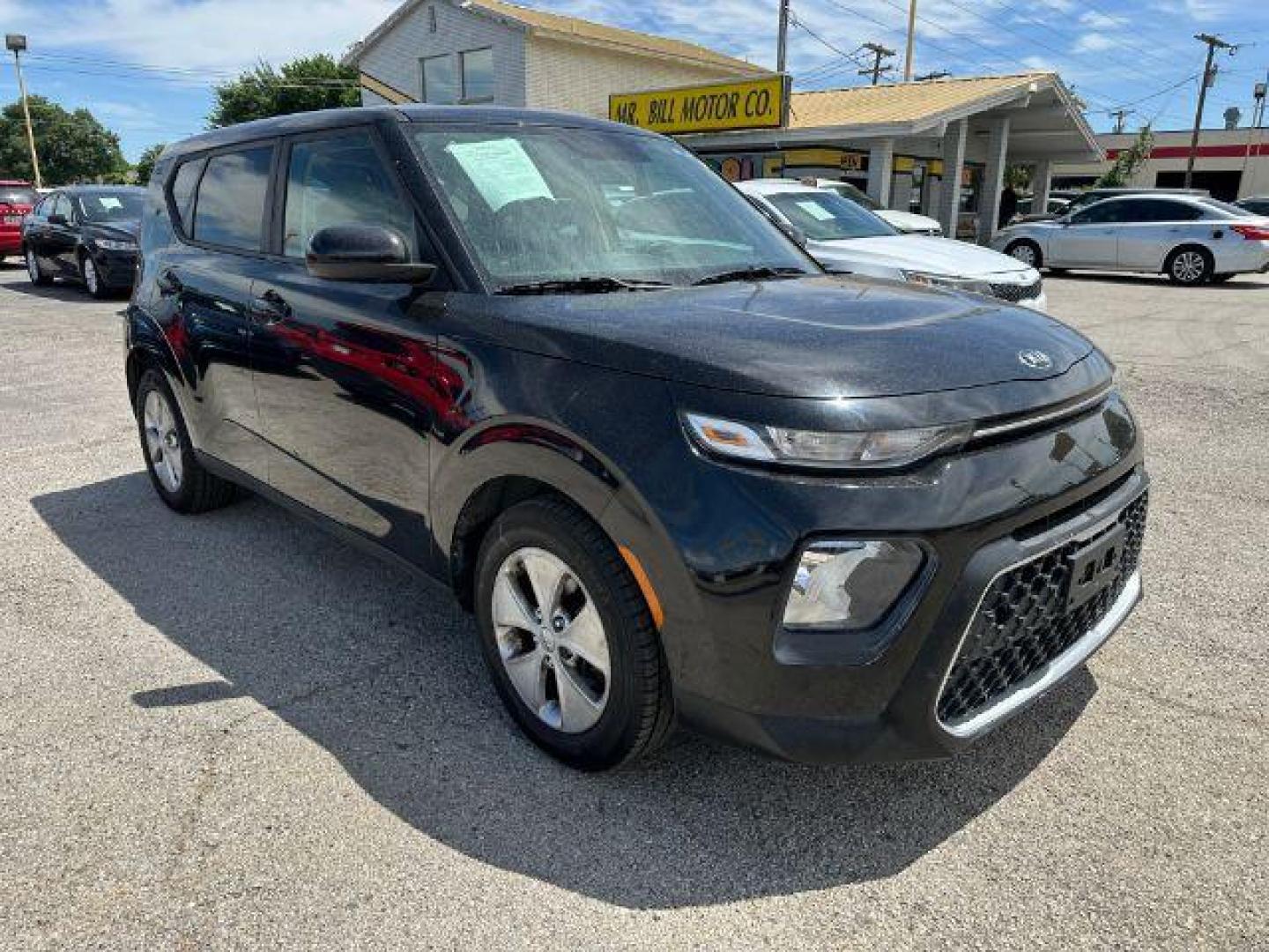 2020 BLACK KIA SOUL LX (KNDJ23AU0L7) , located at 2715 W Pioneer Pkwy, Arlington, TX, 76013, (817) 265-9009, 32.710262, -97.153236 - Photo#4