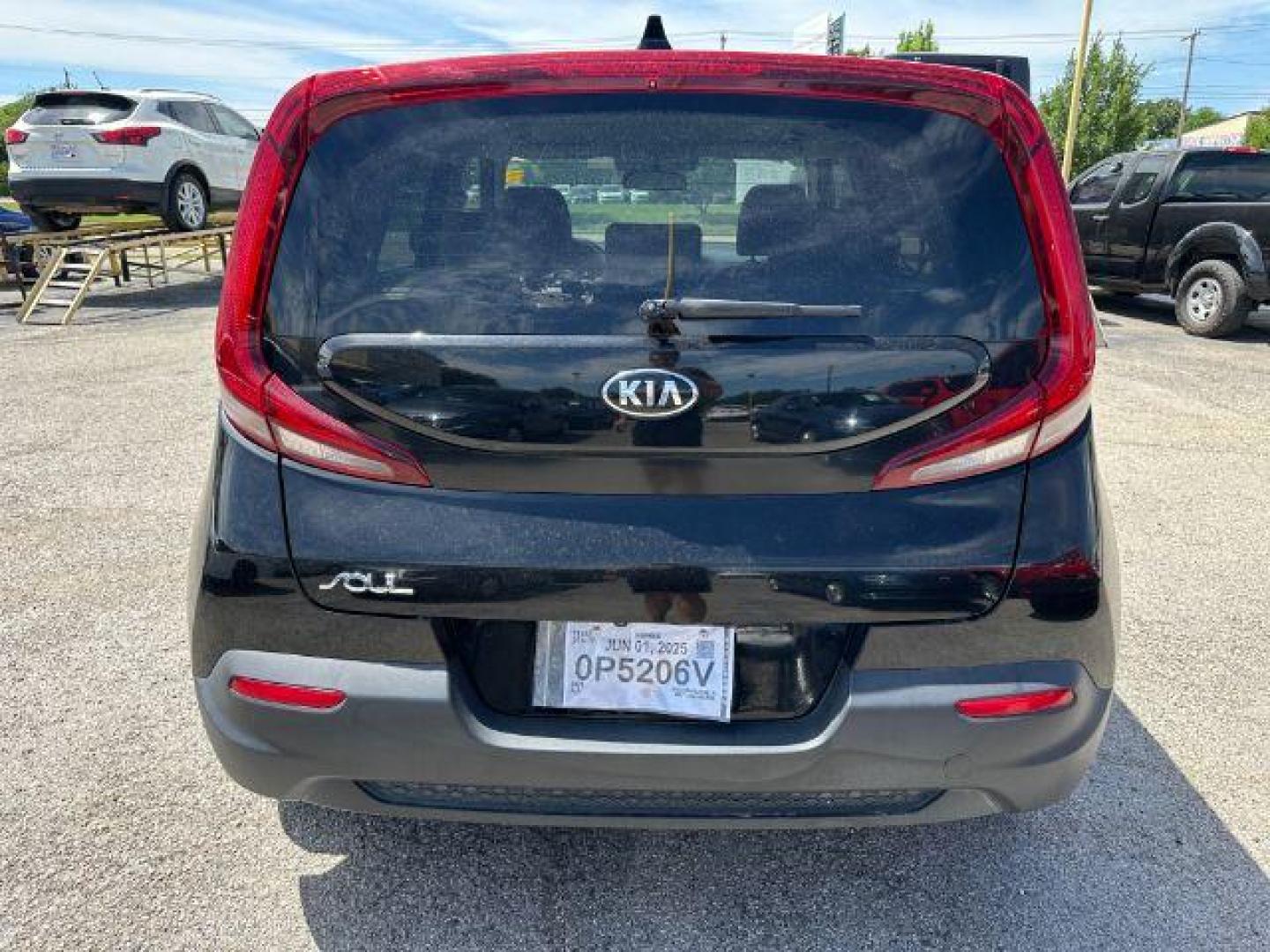 2020 BLACK KIA SOUL LX (KNDJ23AU0L7) , located at 2715 W Pioneer Pkwy, Arlington, TX, 76013, (817) 265-9009, 32.710262, -97.153236 - Photo#7
