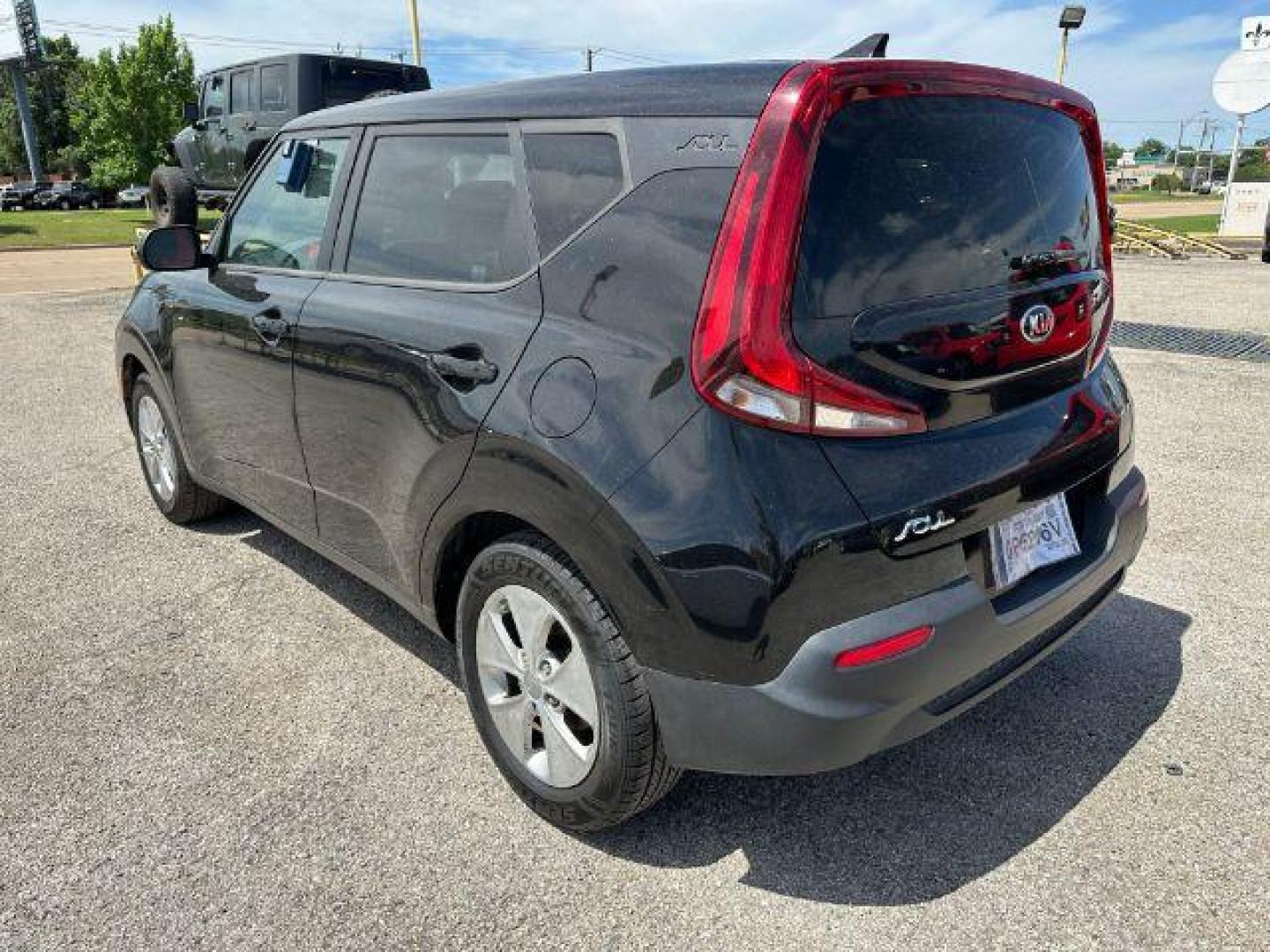 2020 BLACK KIA SOUL LX (KNDJ23AU0L7) , located at 2715 W Pioneer Pkwy, Arlington, TX, 76013, (817) 265-9009, 32.710262, -97.153236 - Photo#8