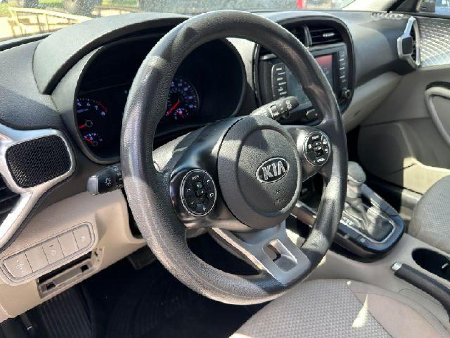 2020 BLACK KIA SOUL LX (KNDJ23AU0L7) , located at 2715 W Pioneer Pkwy, Arlington, TX, 76013, (817) 265-9009, 32.710262, -97.153236 - Photo#14