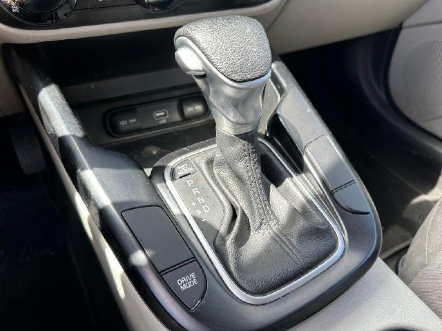 2020 BLACK KIA SOUL LX (KNDJ23AU0L7) , located at 2715 W Pioneer Pkwy, Arlington, TX, 76013, (817) 265-9009, 32.710262, -97.153236 - Photo#15