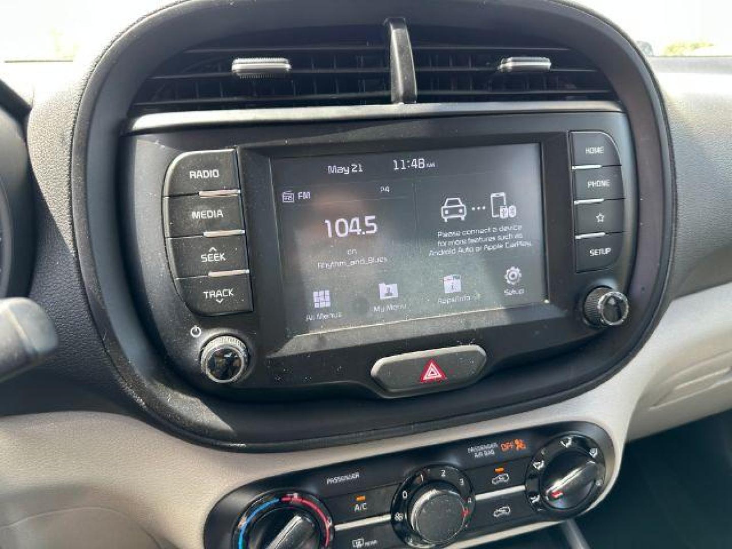 2020 BLACK KIA SOUL LX (KNDJ23AU0L7) , located at 2715 W Pioneer Pkwy, Arlington, TX, 76013, (817) 265-9009, 32.710262, -97.153236 - Photo#16