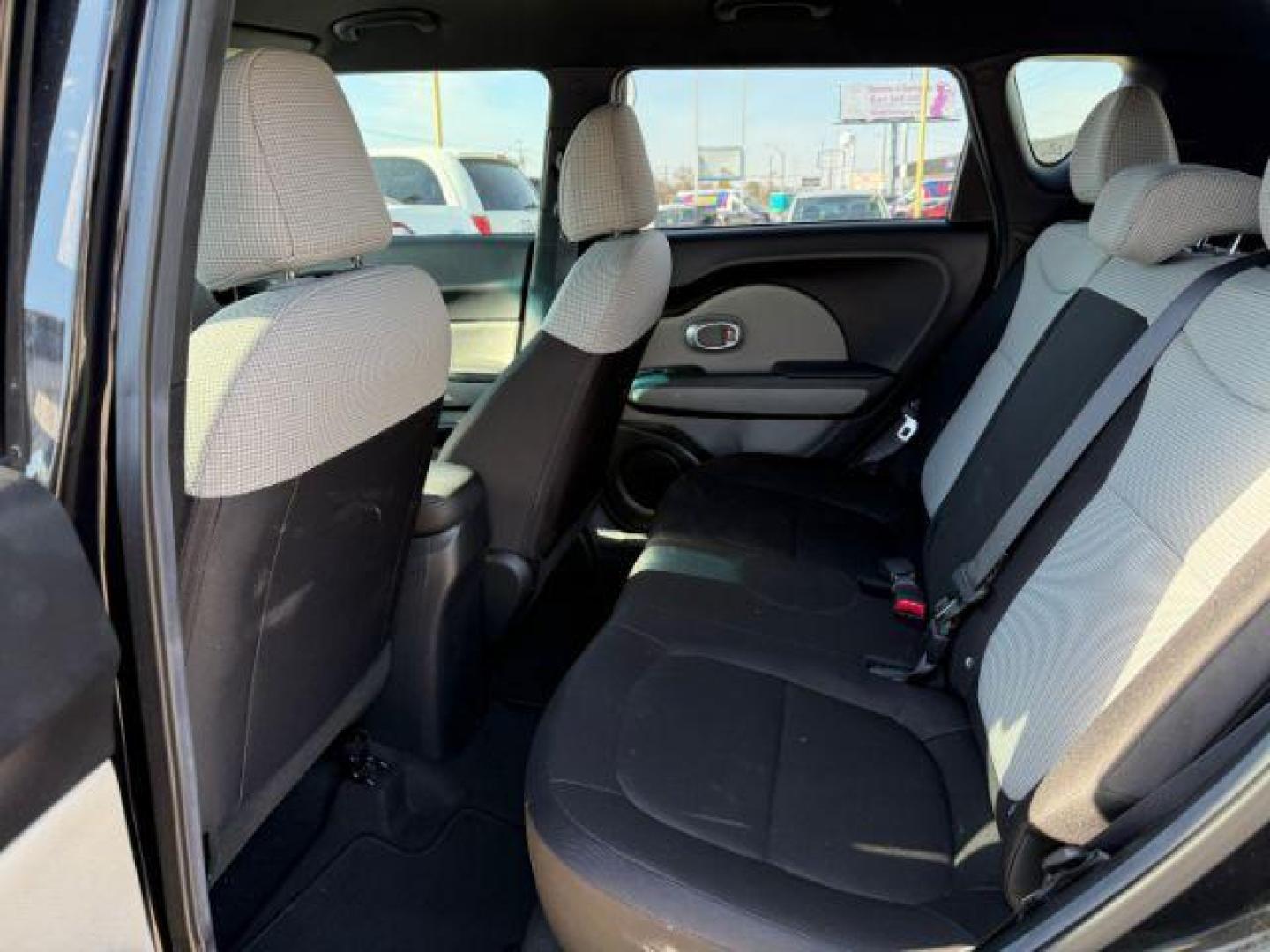 2017 BLACK Kia Soul Base 6A (KNDJN2A2XH7) with an 1.6L L4 DOHC 16V engine, 6-Speed Automatic transmission, located at 2715 W Pioneer Pkwy, Arlington, TX, 76013, (817) 265-9009, 32.710262, -97.153236 - Photo#10