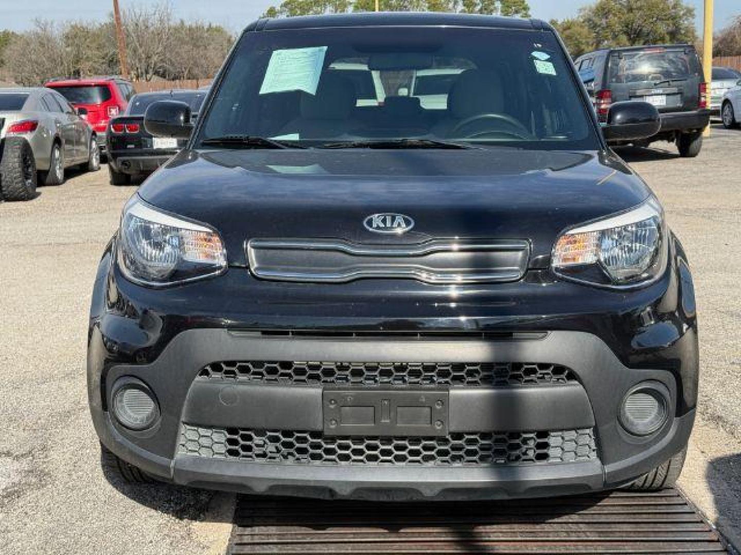 2017 BLACK Kia Soul Base 6A (KNDJN2A2XH7) with an 1.6L L4 DOHC 16V engine, 6-Speed Automatic transmission, located at 2715 W Pioneer Pkwy, Arlington, TX, 76013, (817) 265-9009, 32.710262, -97.153236 - Photo#4