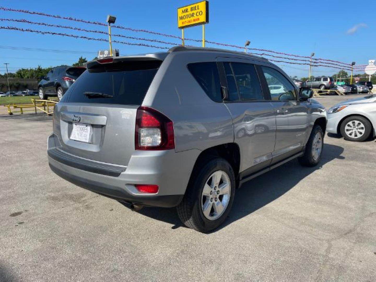 2015 SILVER Jeep Compass Sport FWD (1C4NJCBA2FD) with an 2.0L L4 DOHC 16V engine, located at 2715 W Pioneer Pkwy, Arlington, TX, 76013, (817) 265-9009, 32.710262, -97.153236- Photo#6
