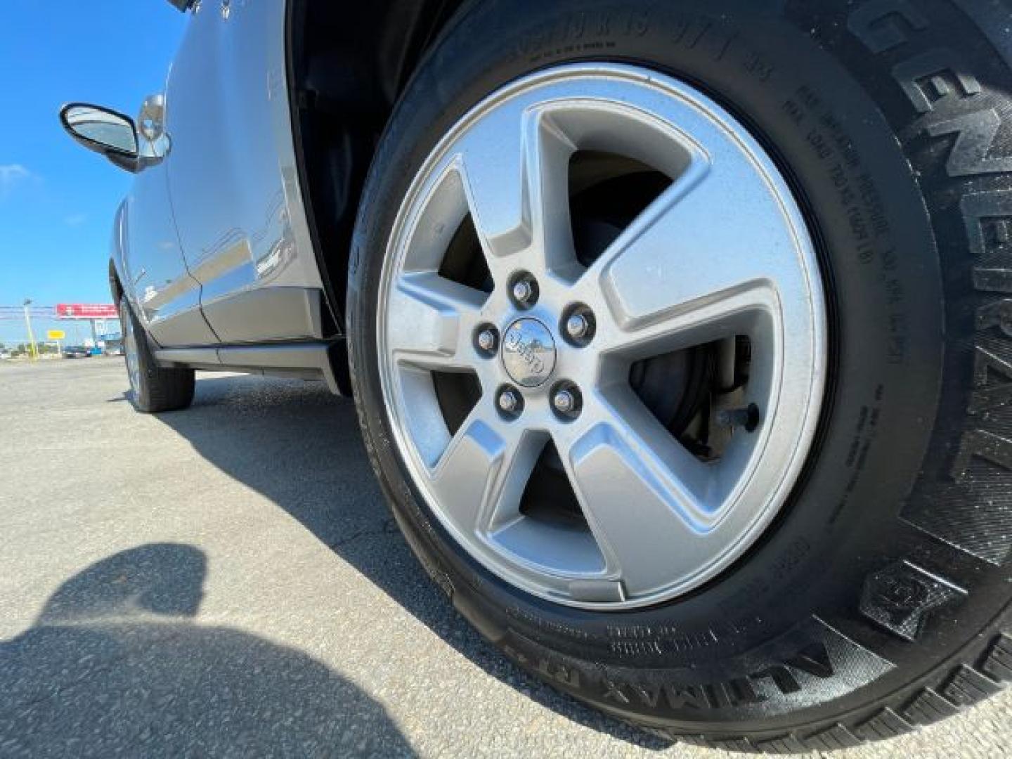 2015 SILVER Jeep Compass Sport FWD (1C4NJCBA2FD) with an 2.0L L4 DOHC 16V engine, located at 2715 W Pioneer Pkwy, Arlington, TX, 76013, (817) 265-9009, 32.710262, -97.153236- Photo#9