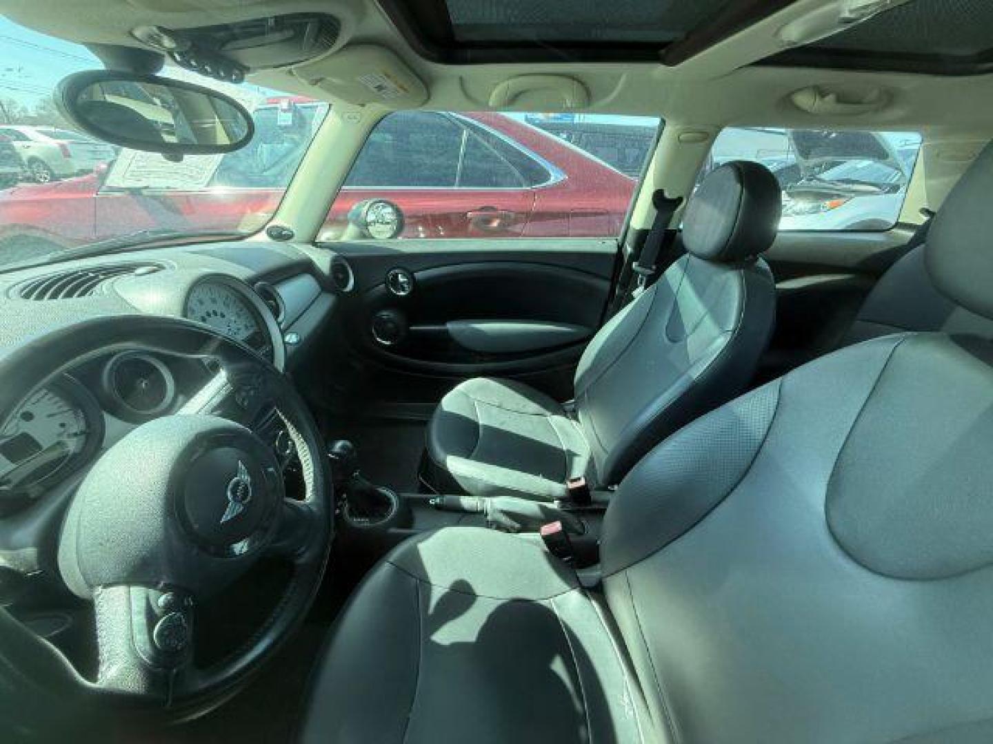 2011 GRAY Mini Cooper Base (WMWSU3C56BT) with an 1.6L L4 DOHC 16V TURBO engine, located at 2715 W Pioneer Pkwy, Arlington, TX, 76013, (817) 265-9009, 32.710262, -97.153236 - Photo#9