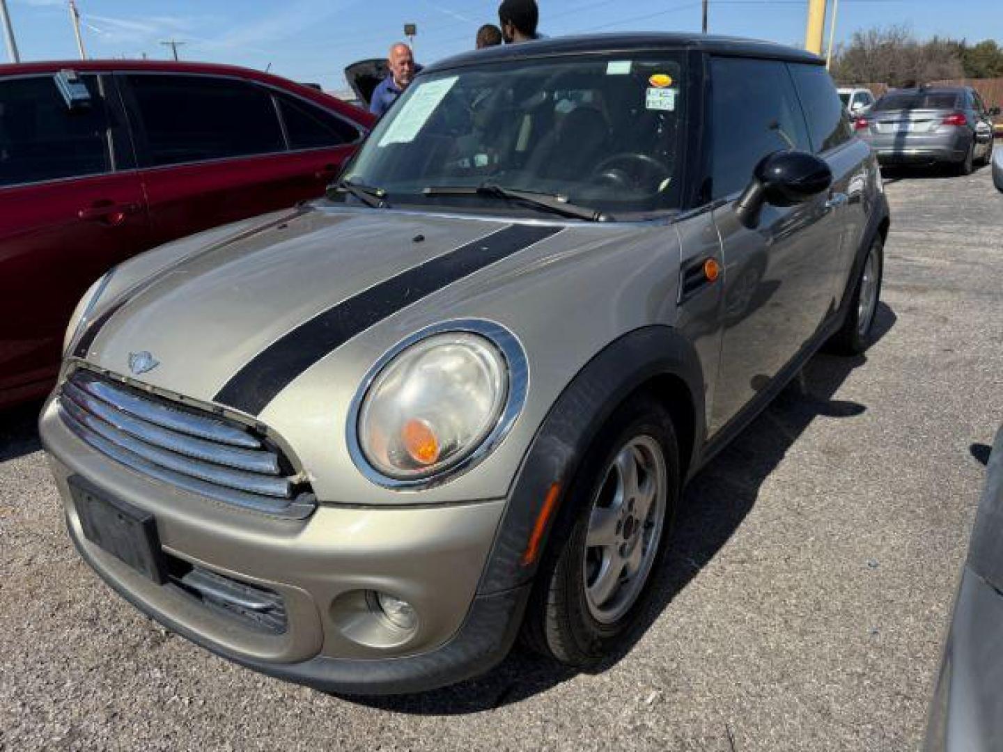 2011 GRAY Mini Cooper Base (WMWSU3C56BT) with an 1.6L L4 DOHC 16V TURBO engine, located at 2715 W Pioneer Pkwy, Arlington, TX, 76013, (817) 265-9009, 32.710262, -97.153236 - Photo#2