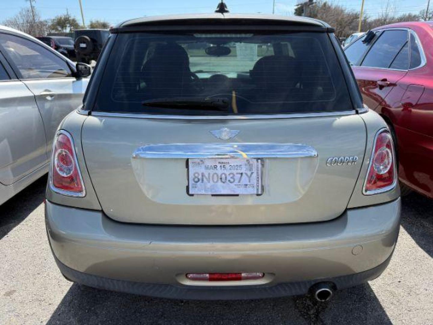 2011 GRAY Mini Cooper Base (WMWSU3C56BT) with an 1.6L L4 DOHC 16V TURBO engine, located at 2715 W Pioneer Pkwy, Arlington, TX, 76013, (817) 265-9009, 32.710262, -97.153236 - Photo#5