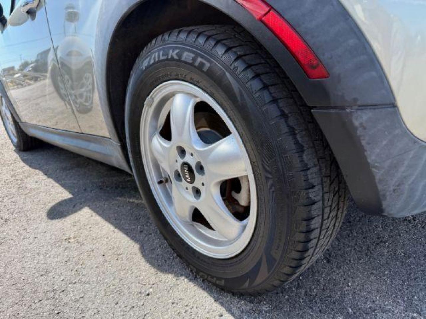2011 GRAY Mini Cooper Base (WMWSU3C56BT) with an 1.6L L4 DOHC 16V TURBO engine, located at 2715 W Pioneer Pkwy, Arlington, TX, 76013, (817) 265-9009, 32.710262, -97.153236 - Photo#7