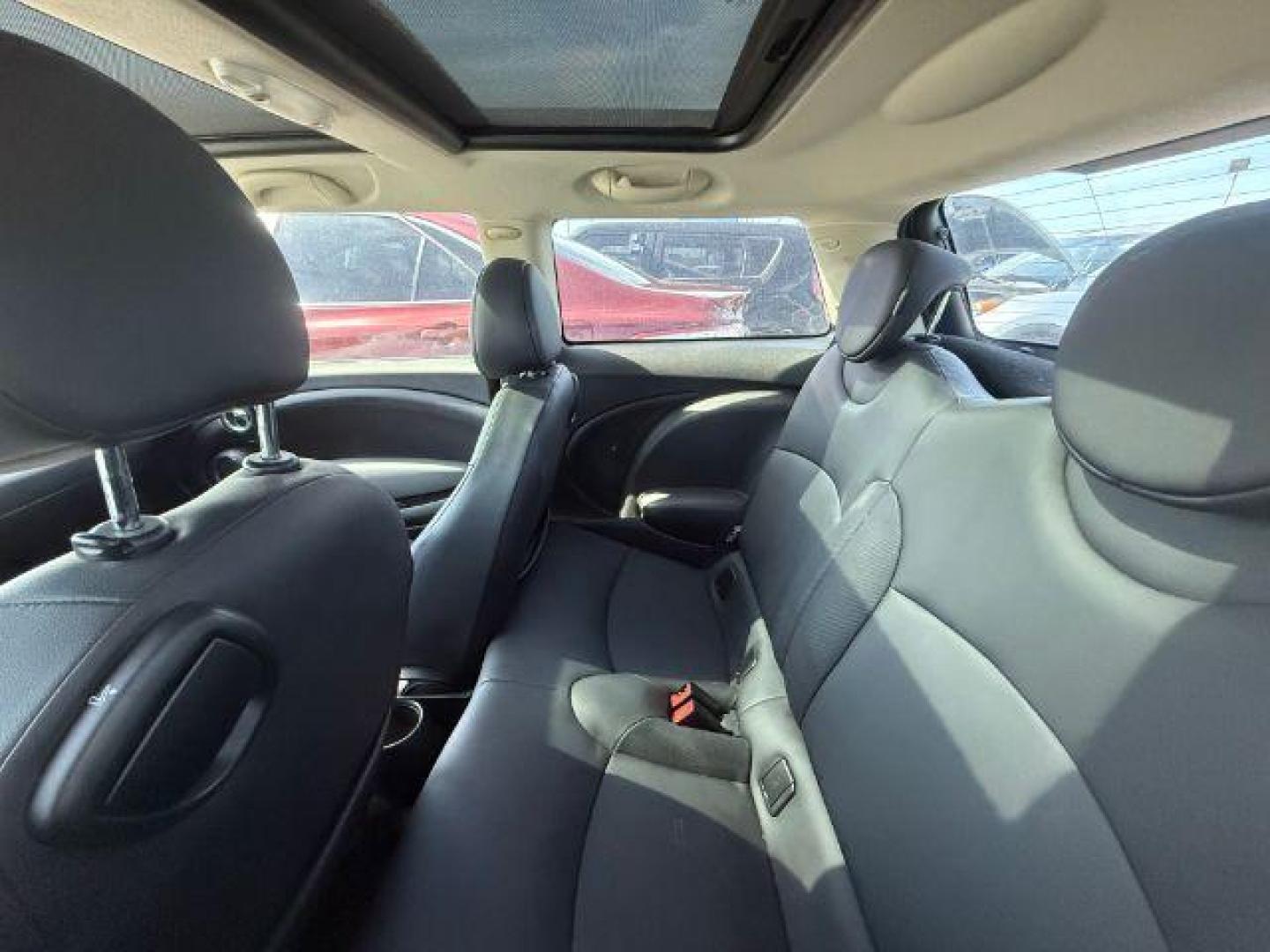 2011 GRAY Mini Cooper Base (WMWSU3C56BT) with an 1.6L L4 DOHC 16V TURBO engine, located at 2715 W Pioneer Pkwy, Arlington, TX, 76013, (817) 265-9009, 32.710262, -97.153236 - Photo#8