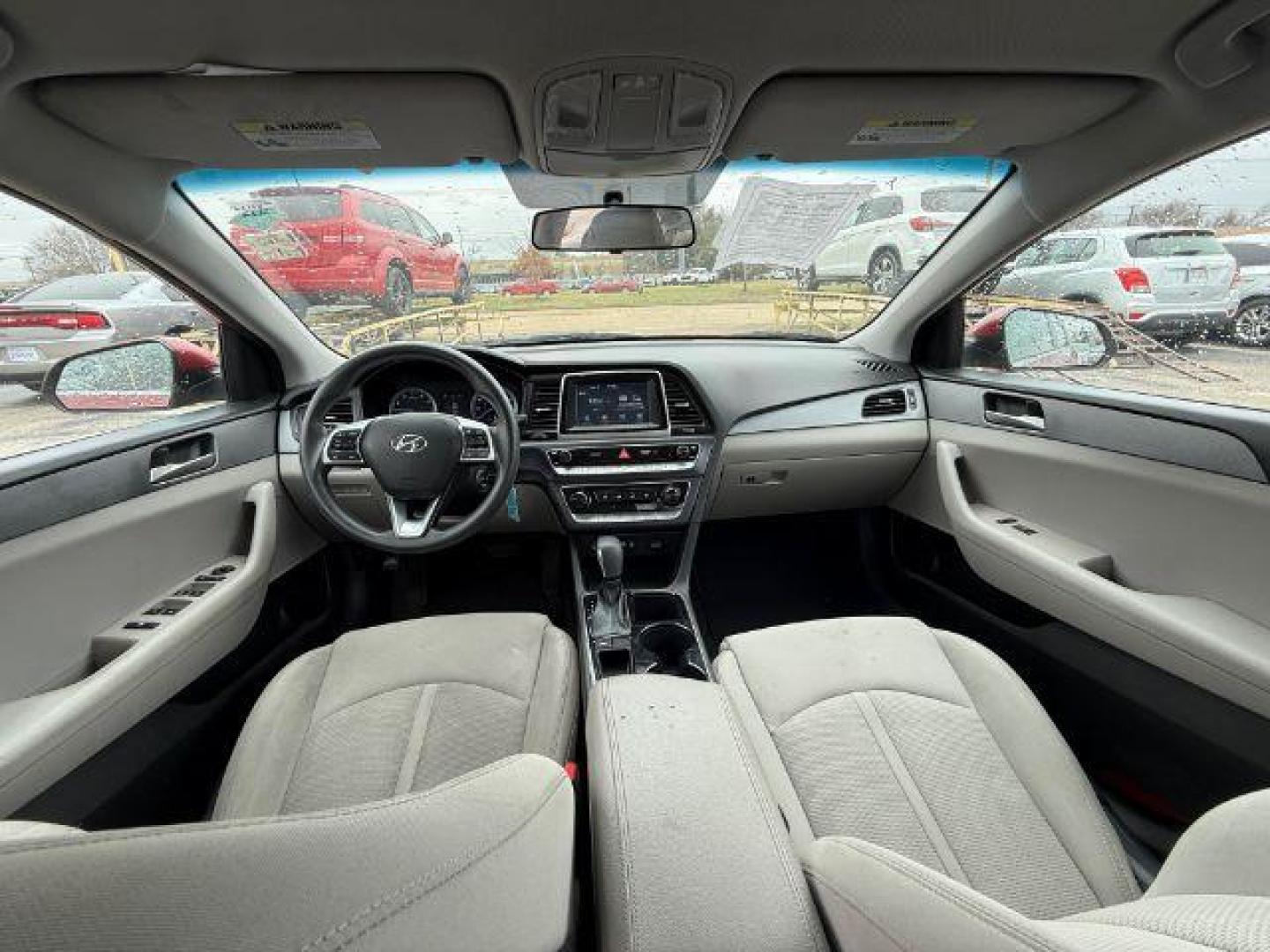 2019 RED Hyundai Sonata SE (5NPE24AF5KH) with an 2.4L L4 DOHC 16V engine, 7-Speed Automatic transmission, located at 2715 W Pioneer Pkwy, Arlington, TX, 76013, (817) 265-9009, 32.710262, -97.153236 - Photo#13