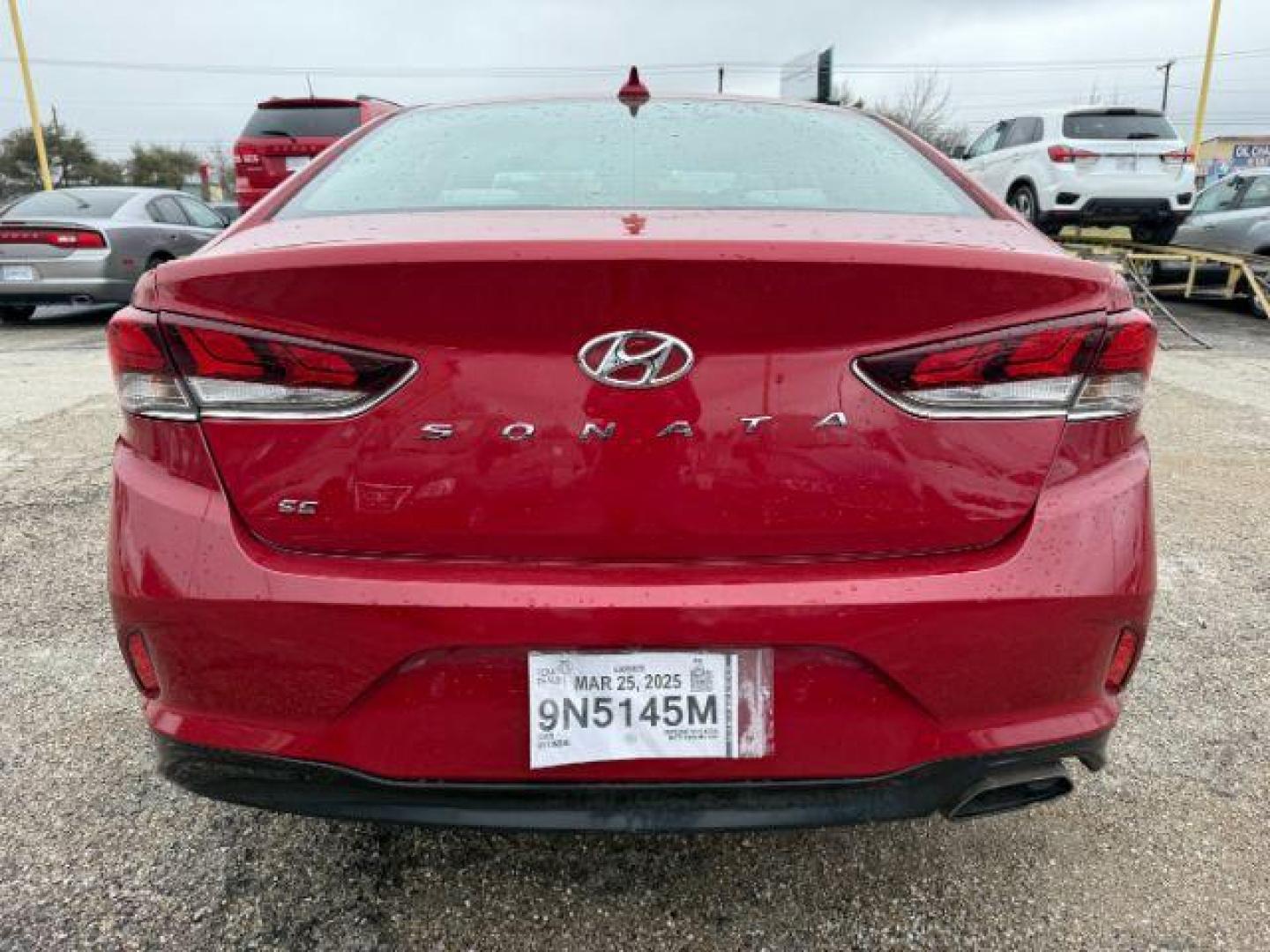 2019 RED Hyundai Sonata SE (5NPE24AF5KH) with an 2.4L L4 DOHC 16V engine, 7-Speed Automatic transmission, located at 2715 W Pioneer Pkwy, Arlington, TX, 76013, (817) 265-9009, 32.710262, -97.153236 - Photo#8