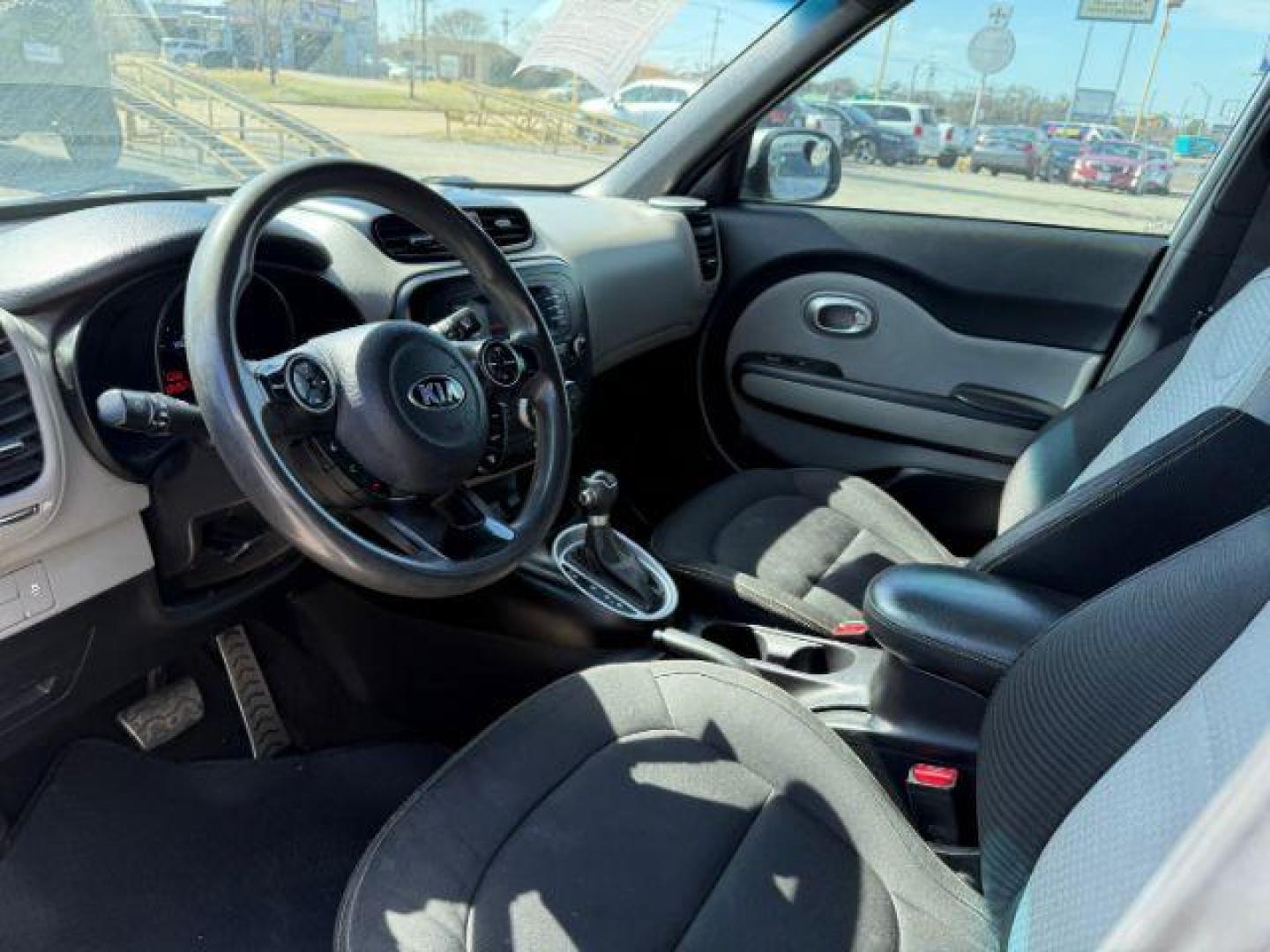 2015 SILVER Kia Soul + (KNDJP3A52F7) with an 2L I-4 gasoline direct injection engine, located at 2715 W Pioneer Pkwy, Arlington, TX, 76013, (817) 265-9009, 32.710262, -97.153236 - Photo#15