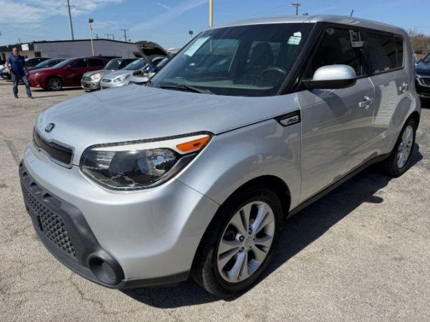 2015 SILVER Kia Soul + (KNDJP3A52F7) with an 2L I-4 gasoline direct injection engine, located at 2715 W Pioneer Pkwy, Arlington, TX, 76013, (817) 265-9009, 32.710262, -97.153236 - Photo#3