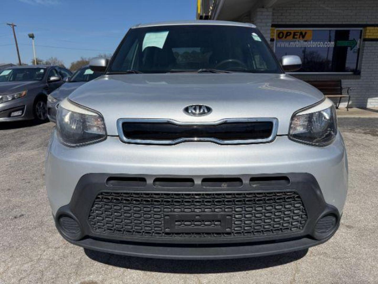 2015 SILVER Kia Soul + (KNDJP3A52F7) with an 2L I-4 gasoline direct injection engine, located at 2715 W Pioneer Pkwy, Arlington, TX, 76013, (817) 265-9009, 32.710262, -97.153236 - Photo#4