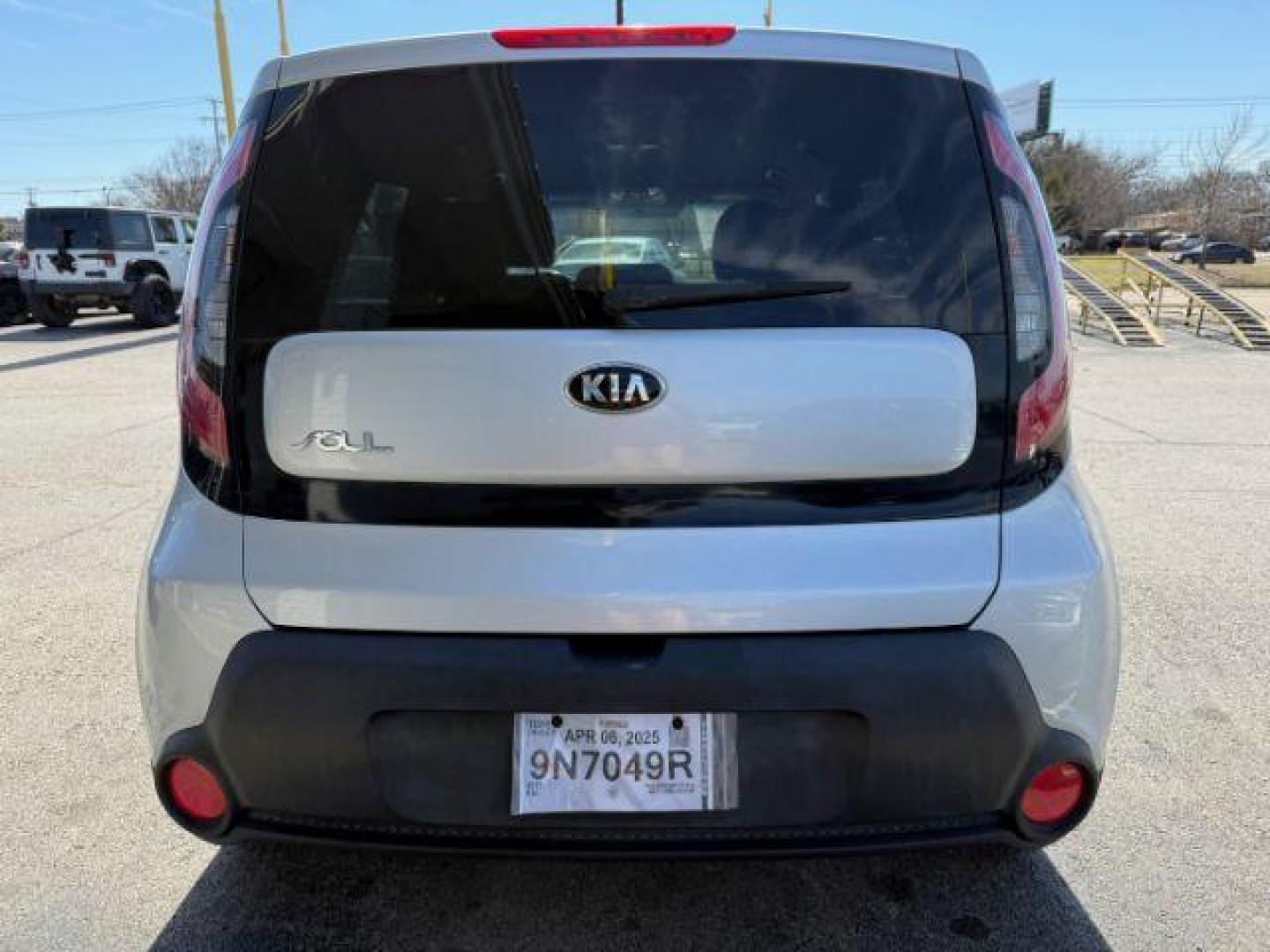 2015 SILVER Kia Soul + (KNDJP3A52F7) with an 2L I-4 gasoline direct injection engine, located at 2715 W Pioneer Pkwy, Arlington, TX, 76013, (817) 265-9009, 32.710262, -97.153236 - Photo#7