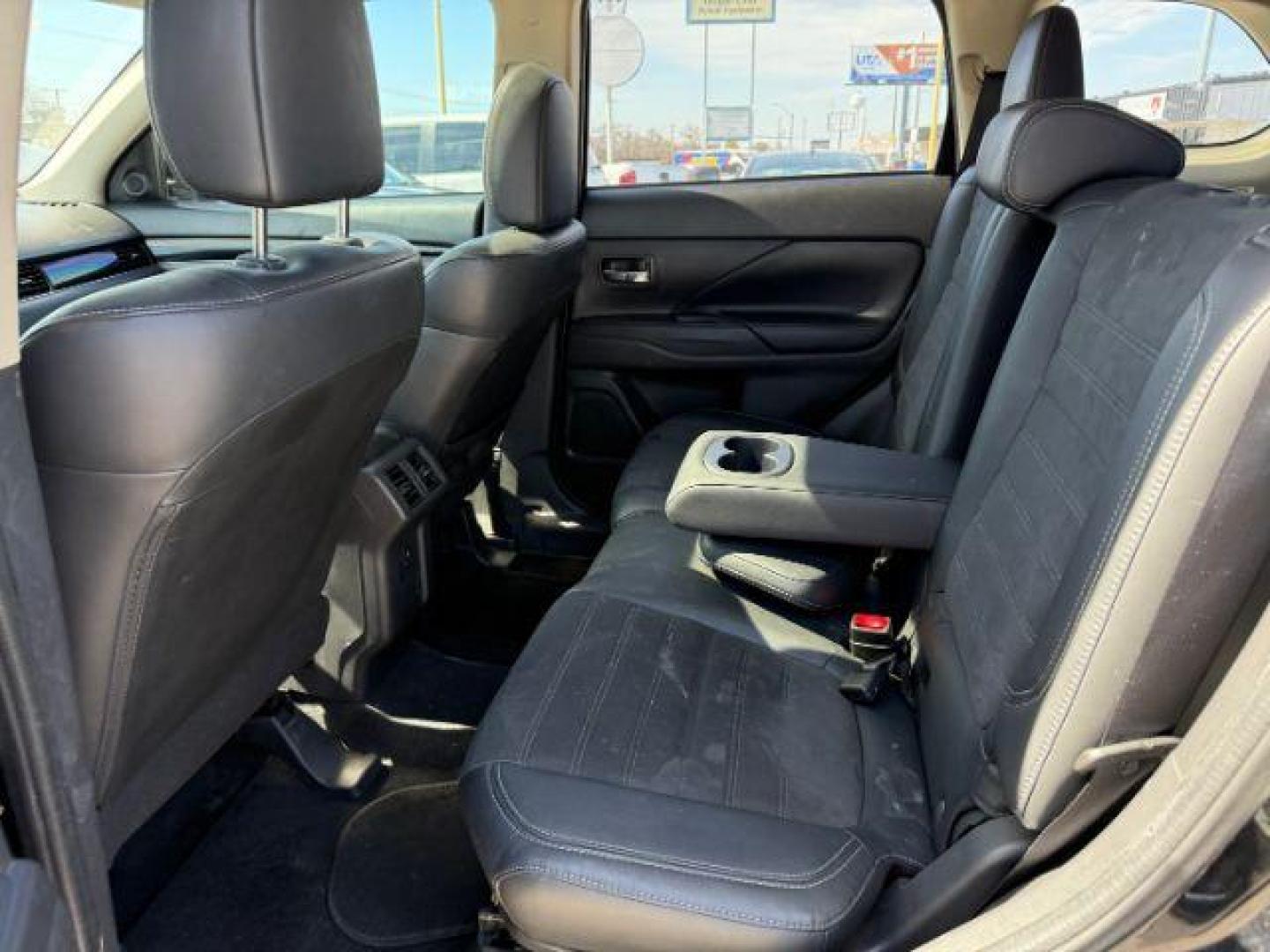 2019 Labrador Black Metal Mitsubishi Outlander SEL 2WD (JA4AD3A32KZ) with an 2.4L L4 DOHC 16V engine, Continuously Variabl transmission, located at 2715 W Pioneer Pkwy, Arlington, TX, 76013, (817) 265-9009, 32.710262, -97.153236 - Photo#10