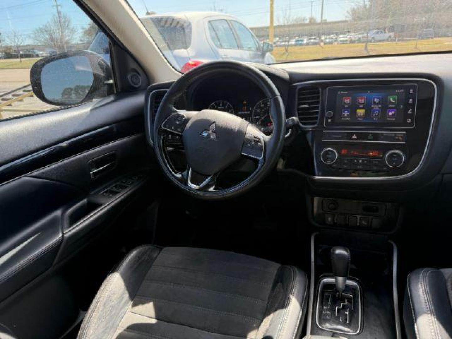 2019 Labrador Black Metal Mitsubishi Outlander SEL 2WD (JA4AD3A32KZ) with an 2.4L L4 DOHC 16V engine, Continuously Variabl transmission, located at 2715 W Pioneer Pkwy, Arlington, TX, 76013, (817) 265-9009, 32.710262, -97.153236 - Photo#14