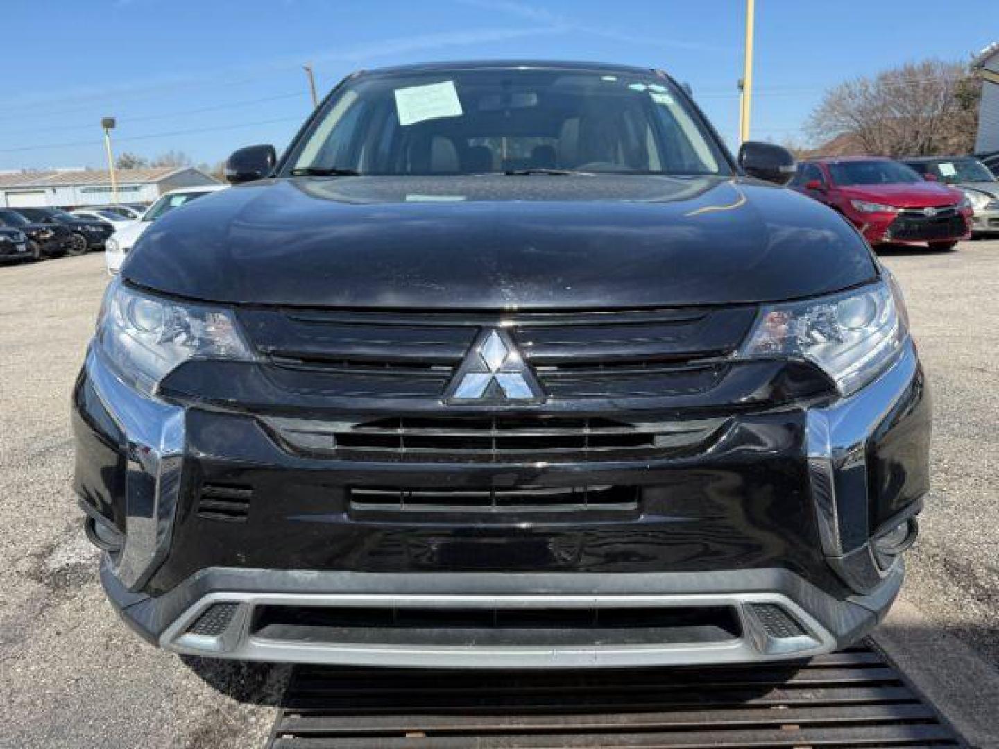 2019 Labrador Black Metal Mitsubishi Outlander SEL 2WD (JA4AD3A32KZ) with an 2.4L L4 DOHC 16V engine, Continuously Variabl transmission, located at 2715 W Pioneer Pkwy, Arlington, TX, 76013, (817) 265-9009, 32.710262, -97.153236 - Photo#4