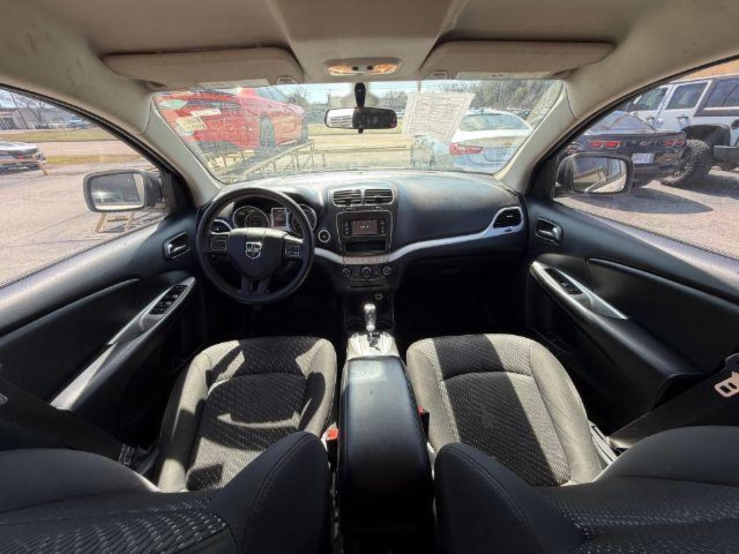 2018 WHITE Dodge Journey SE (3C4PDCAB2JT) with an 2.4L L4 DOHC 16V engine, 4-Speed Automatic transmission, located at 2715 W Pioneer Pkwy, Arlington, TX, 76013, (817) 265-9009, 32.710262, -97.153236 - Photo#14