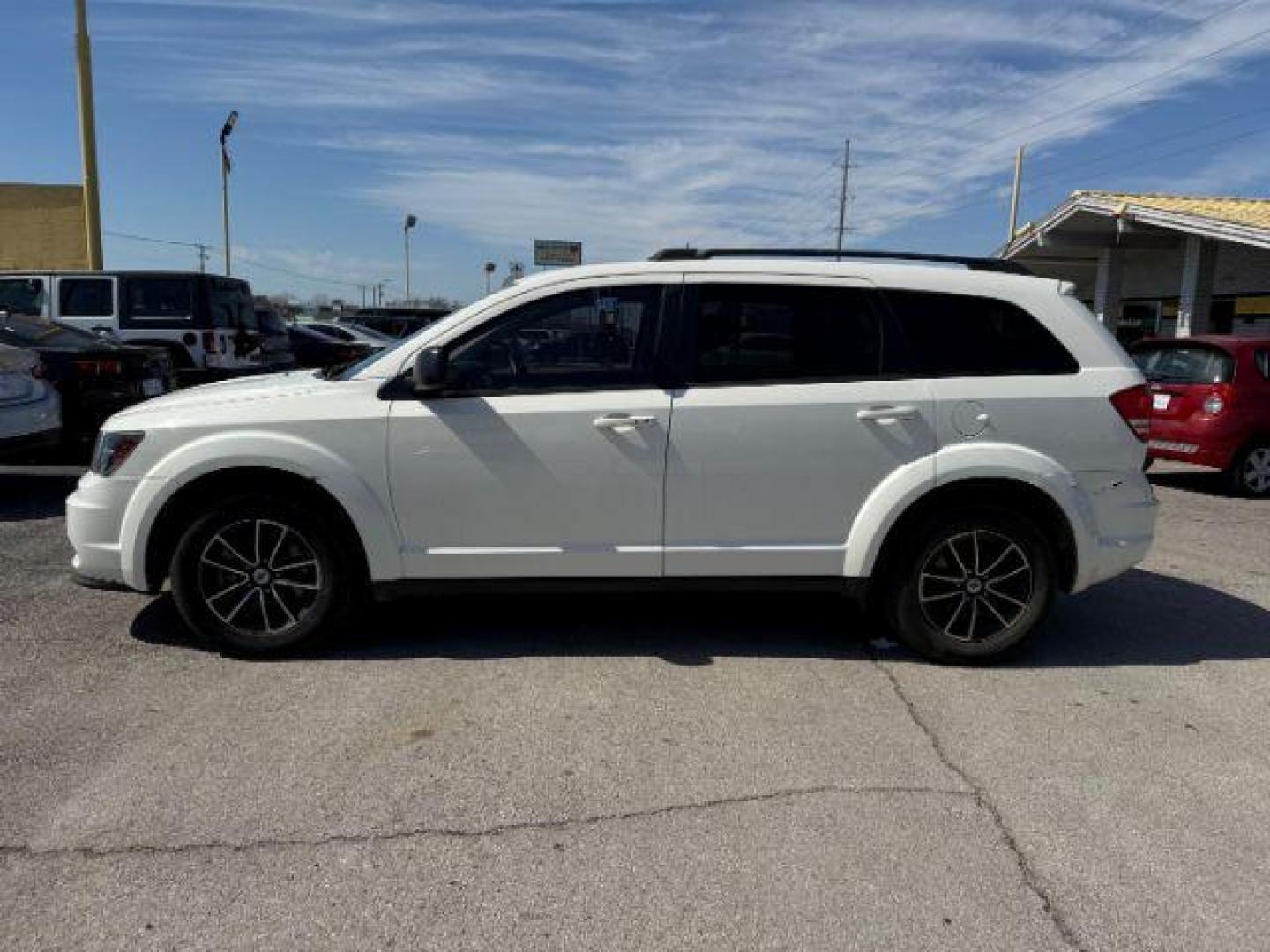 2018 WHITE Dodge Journey SE (3C4PDCAB2JT) with an 2.4L L4 DOHC 16V engine, 4-Speed Automatic transmission, located at 2715 W Pioneer Pkwy, Arlington, TX, 76013, (817) 265-9009, 32.710262, -97.153236 - Photo#2