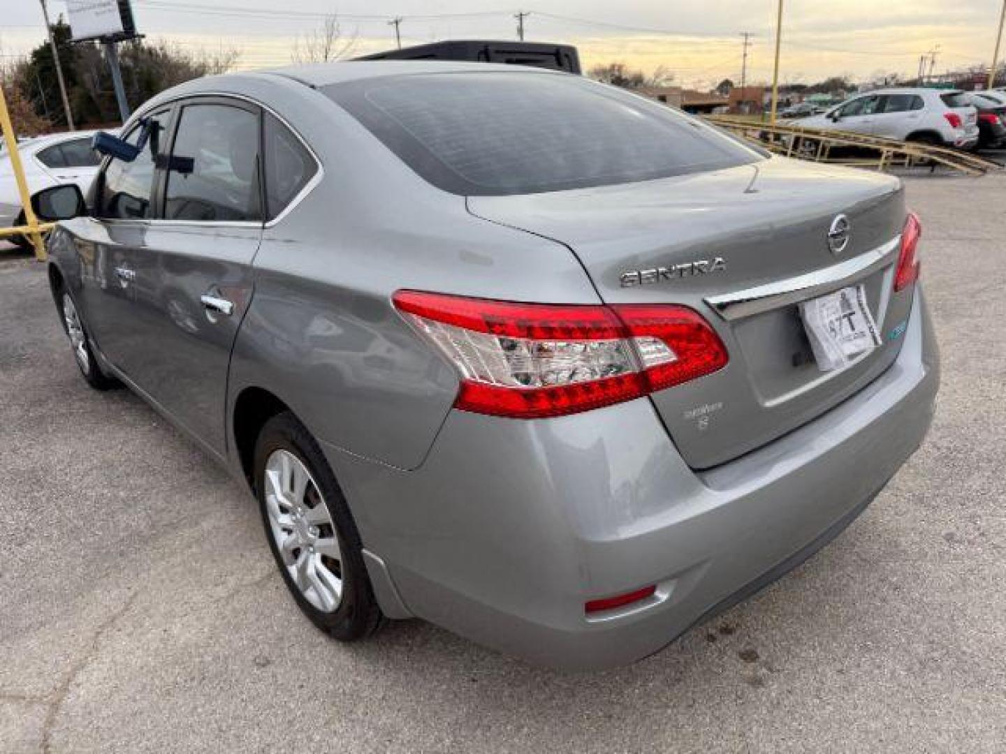2014 SILVER Nissan Sentra S CVT (3N1AB7AP3EY) with an 1.8L L4 SFI DOHC 16 engine, Continuously Variabl transmission, located at 2715 W Pioneer Pkwy, Arlington, TX, 76013, (817) 265-9009, 32.710262, -97.153236 - Photo#8