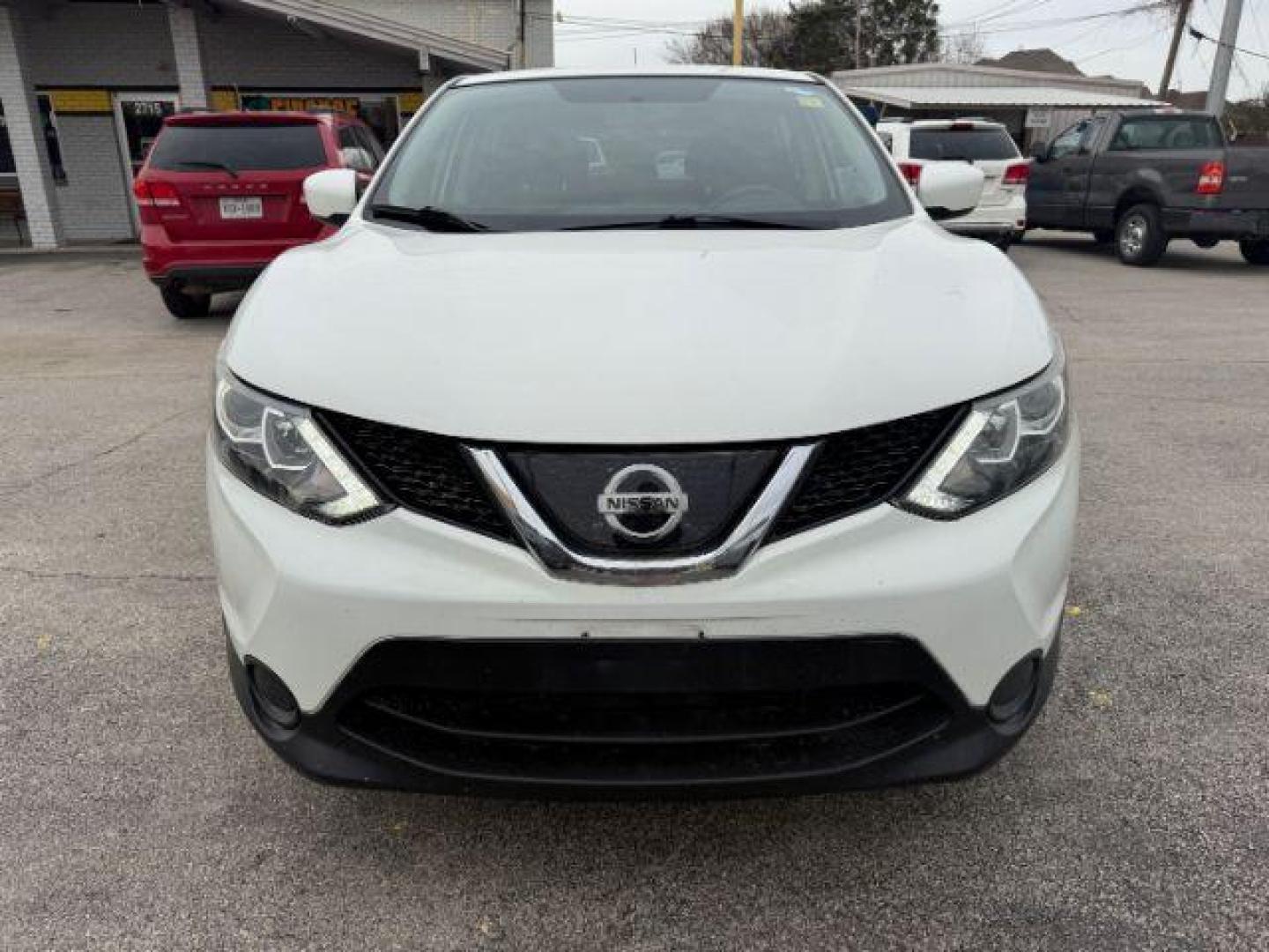 2019 WHITE Nissan Rogue Sport S (JN1BJ1CP4KW) with an 2.0L L4 DOHC 16V engine, Continuously Variable Transmission transmission, located at 2715 W Pioneer Pkwy, Arlington, TX, 76013, (817) 265-9009, 32.710262, -97.153236 - Photo#4