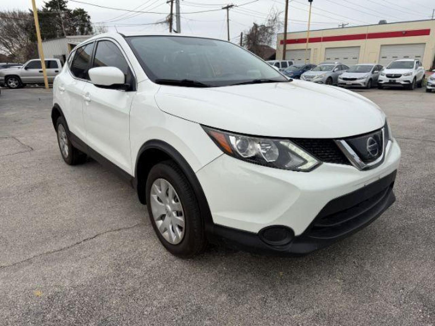 2019 WHITE Nissan Rogue Sport S (JN1BJ1CP4KW) with an 2.0L L4 DOHC 16V engine, Continuously Variable Transmission transmission, located at 2715 W Pioneer Pkwy, Arlington, TX, 76013, (817) 265-9009, 32.710262, -97.153236 - Photo#5