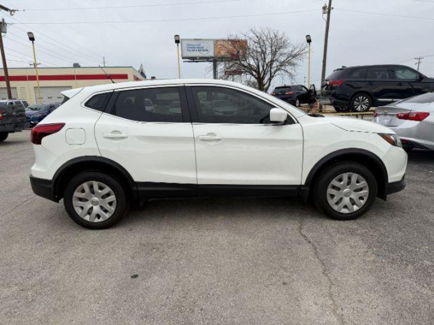 2019 WHITE Nissan Rogue Sport S (JN1BJ1CP4KW) with an 2.0L L4 DOHC 16V engine, Continuously Variable Transmission transmission, located at 2715 W Pioneer Pkwy, Arlington, TX, 76013, (817) 265-9009, 32.710262, -97.153236 - Photo#6