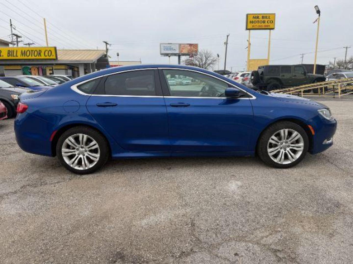 2016 BLUE Chrysler 200 Limited (1C3CCCAB8GN) with an Pentastar 3.6L V-6 DOHC engine, located at 2715 W Pioneer Pkwy, Arlington, TX, 76013, (817) 265-9009, 32.710262, -97.153236 - Photo#6