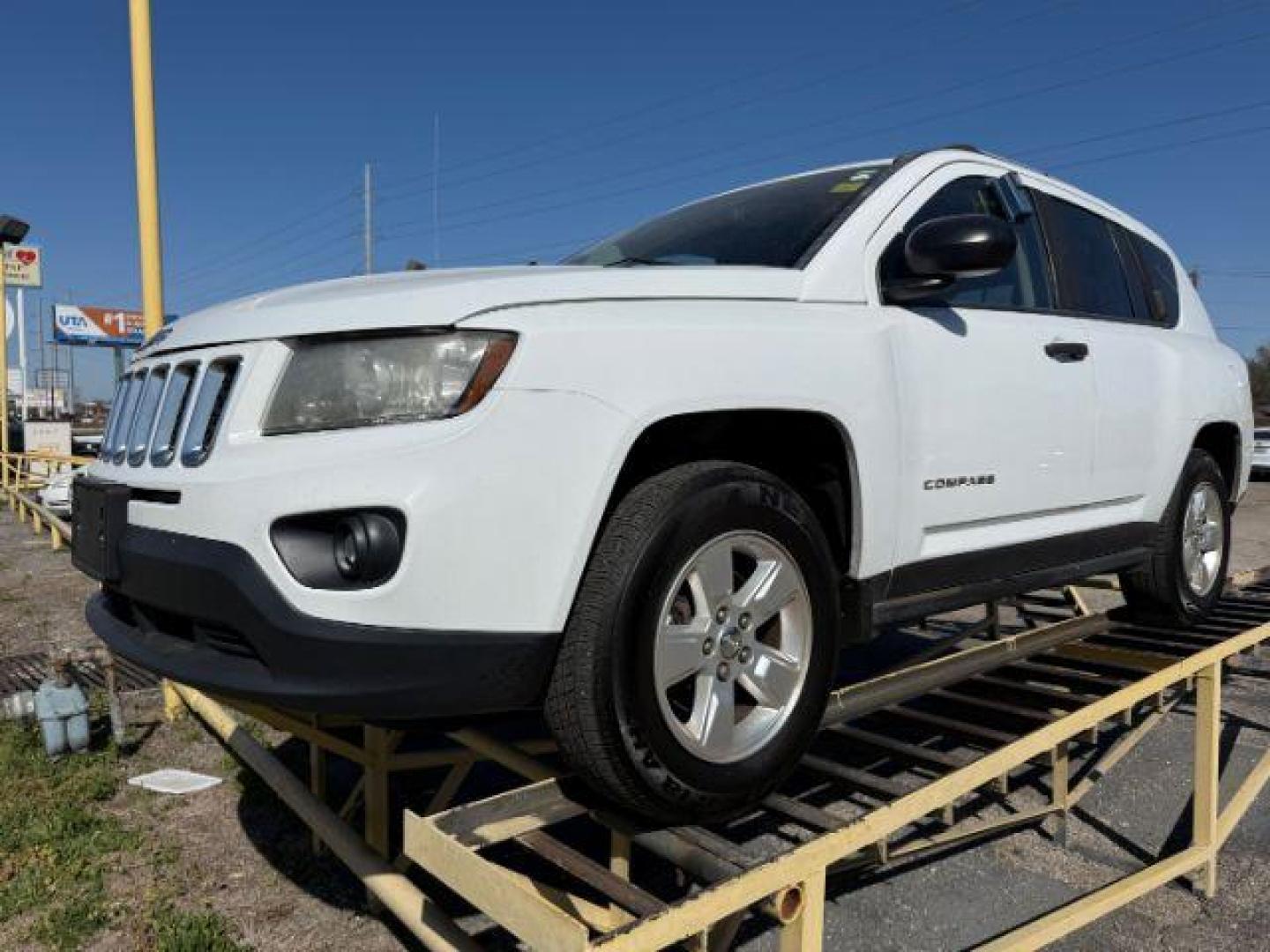 2016 WHITE Jeep Compass Sport (1C4NJCBA4GD) with an 2.4L I-4 DOHC engine, located at 2715 W Pioneer Pkwy, Arlington, TX, 76013, (817) 265-9009, 32.710262, -97.153236 - Photo#3