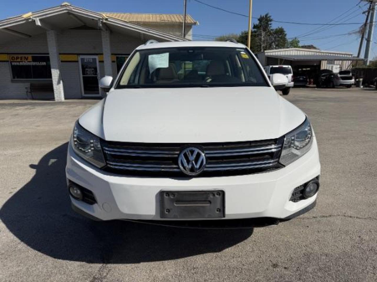 2012 WHITE Volkswagen Tiguan SEL (WVGAV7AX5CW) with an 2L I-4 gasoline dire engine, located at 2715 W Pioneer Pkwy, Arlington, TX, 76013, (817) 265-9009, 32.710262, -97.153236 - Photo#3