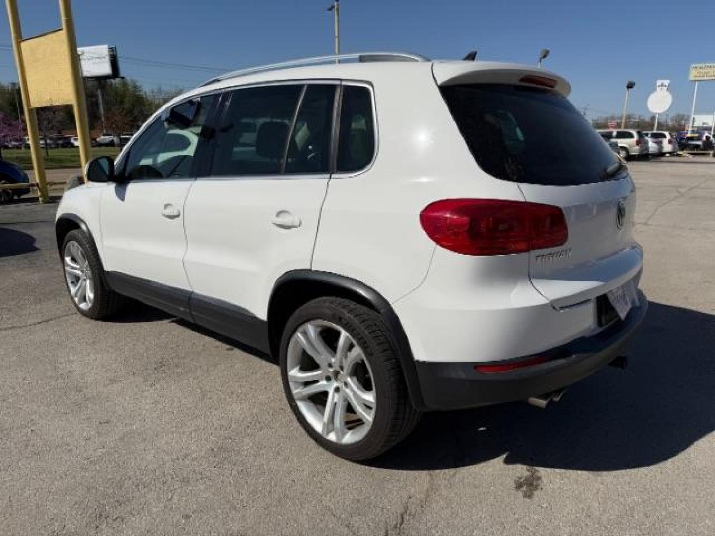 2012 WHITE Volkswagen Tiguan SEL (WVGAV7AX5CW) with an 2L I-4 gasoline dire engine, located at 2715 W Pioneer Pkwy, Arlington, TX, 76013, (817) 265-9009, 32.710262, -97.153236 - Photo#8