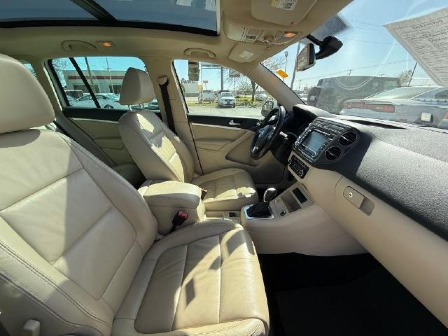 2012 WHITE Volkswagen Tiguan SEL (WVGAV7AX5CW) with an 2L I-4 gasoline dire engine, located at 2715 W Pioneer Pkwy, Arlington, TX, 76013, (817) 265-9009, 32.710262, -97.153236 - Photo#10