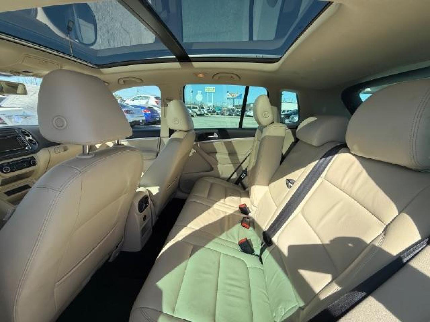 2012 WHITE Volkswagen Tiguan SEL (WVGAV7AX5CW) with an 2L I-4 gasoline dire engine, located at 2715 W Pioneer Pkwy, Arlington, TX, 76013, (817) 265-9009, 32.710262, -97.153236 - Photo#11