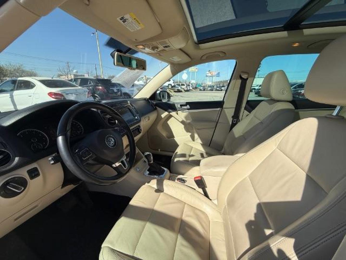 2012 WHITE Volkswagen Tiguan SEL (WVGAV7AX5CW) with an 2L I-4 gasoline dire engine, located at 2715 W Pioneer Pkwy, Arlington, TX, 76013, (817) 265-9009, 32.710262, -97.153236 - Photo#13