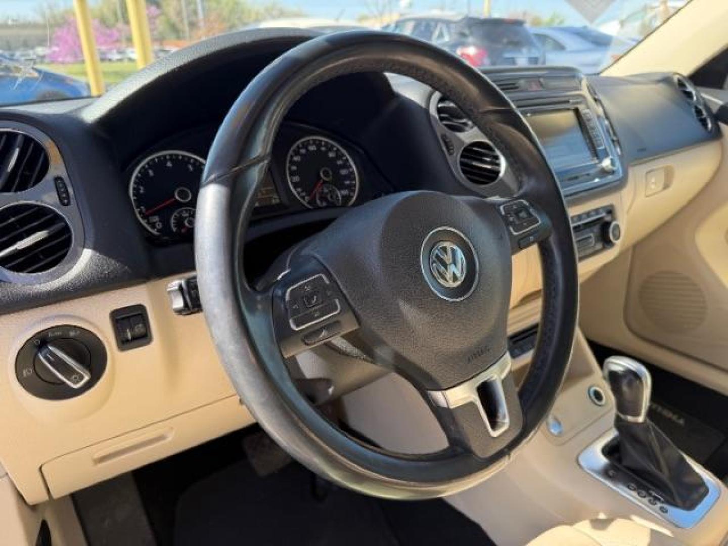 2012 WHITE Volkswagen Tiguan SEL (WVGAV7AX5CW) with an 2L I-4 gasoline dire engine, located at 2715 W Pioneer Pkwy, Arlington, TX, 76013, (817) 265-9009, 32.710262, -97.153236 - Photo#14