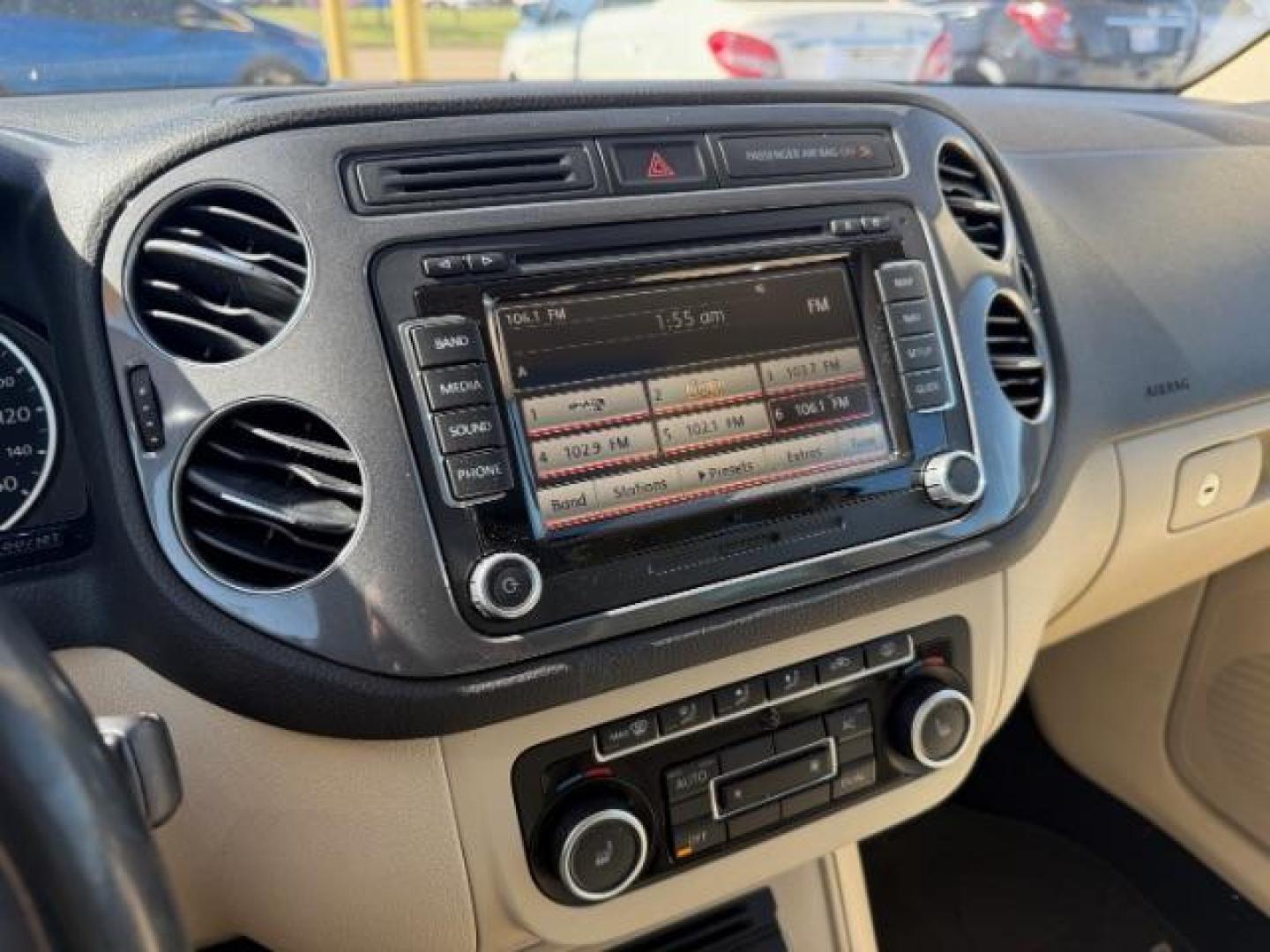 2012 WHITE Volkswagen Tiguan SEL (WVGAV7AX5CW) with an 2L I-4 gasoline dire engine, located at 2715 W Pioneer Pkwy, Arlington, TX, 76013, (817) 265-9009, 32.710262, -97.153236 - Photo#16