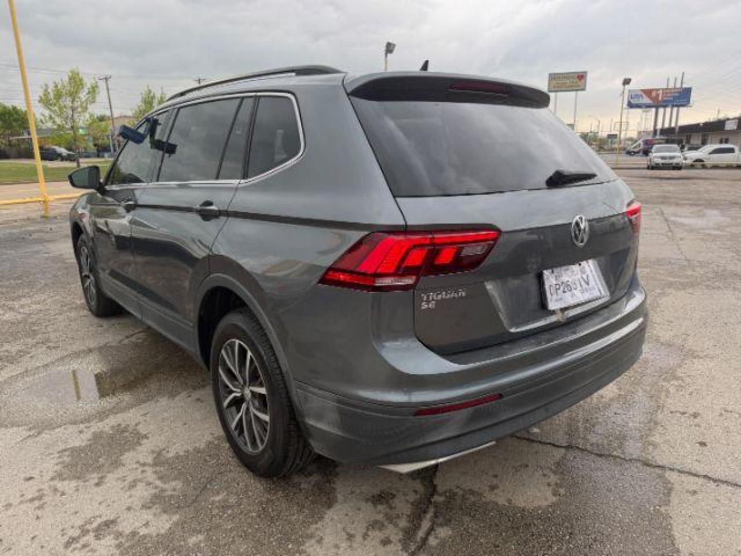 2019 GRAY Volkswagen Tiguan SE (3VV3B7AX9KM) with an 2.0L L4 DOHC 16V TUR engine, 8-Speed Automatic transmission, located at 2715 W Pioneer Pkwy, Arlington, TX, 76013, (817) 265-9009, 32.710262, -97.153236 - Photo#9