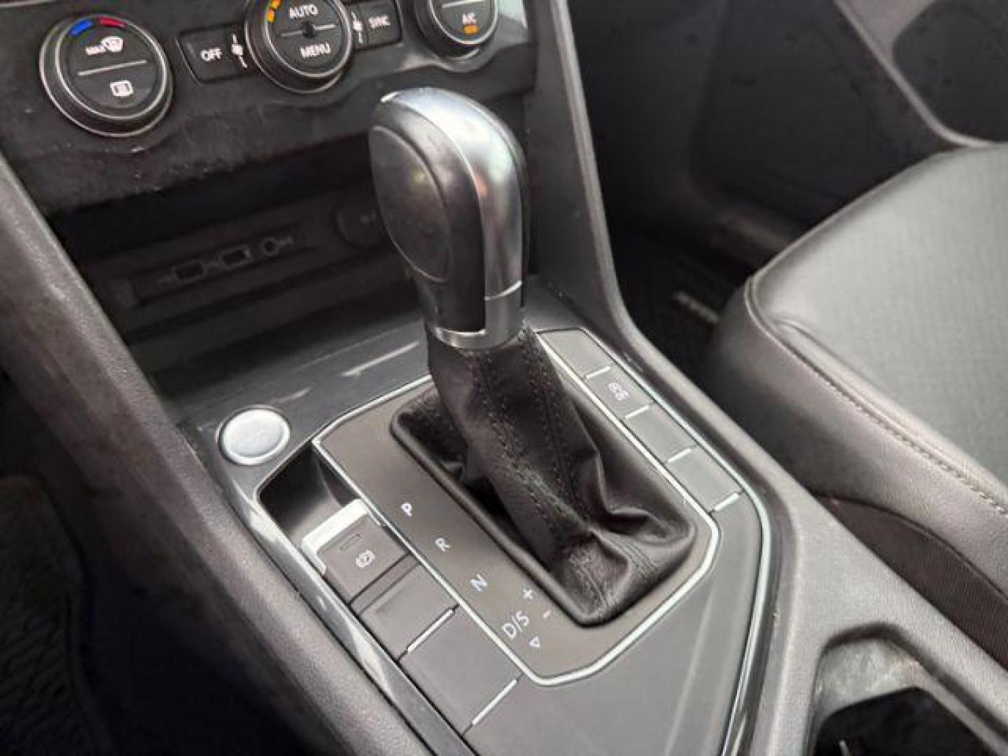 2019 GRAY Volkswagen Tiguan SE (3VV3B7AX9KM) with an 2.0L L4 DOHC 16V TUR engine, 8-Speed Automatic transmission, located at 2715 W Pioneer Pkwy, Arlington, TX, 76013, (817) 265-9009, 32.710262, -97.153236 - Photo#17