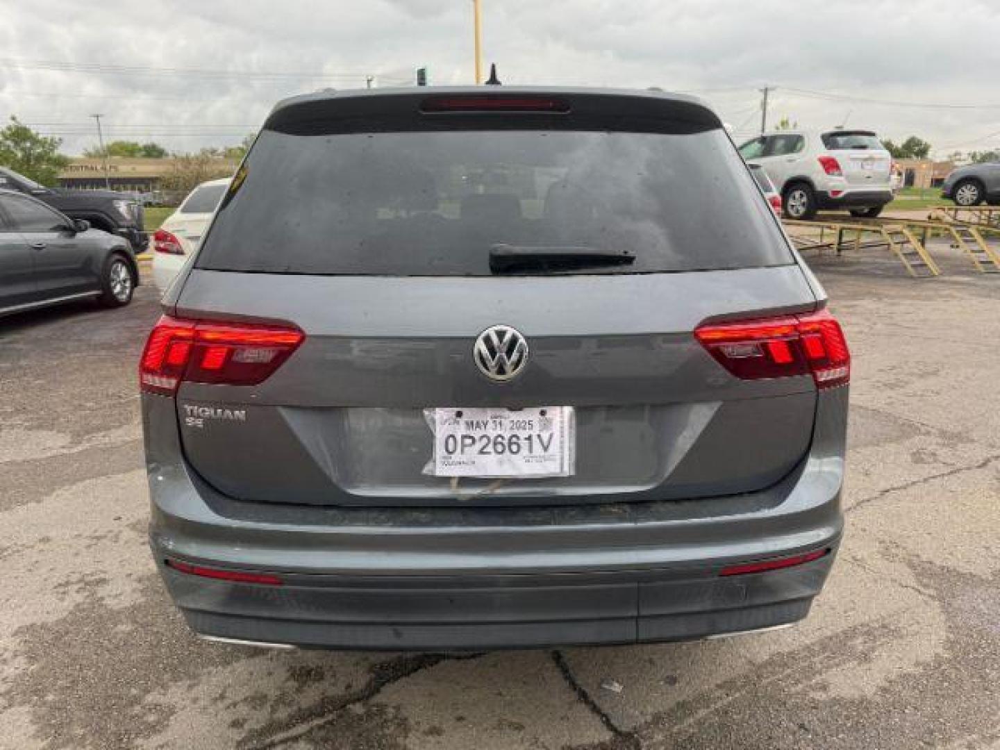 2019 GRAY Volkswagen Tiguan SE (3VV3B7AX9KM) with an 2.0L L4 DOHC 16V TUR engine, 8-Speed Automatic transmission, located at 2715 W Pioneer Pkwy, Arlington, TX, 76013, (817) 265-9009, 32.710262, -97.153236 - Photo#8