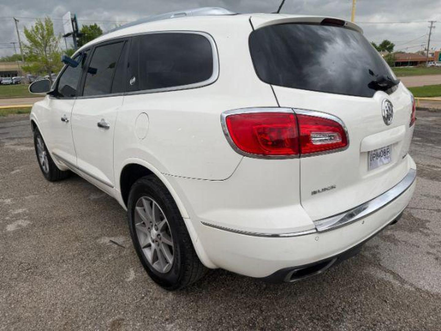 2014 WHITE Buick Enclave Leather (5GAKRBKDXEJ) with an 3.6L V-6 gasoline direct injection engine, located at 2715 W Pioneer Pkwy, Arlington, TX, 76013, (817) 265-9009, 32.710262, -97.153236 - Photo#9