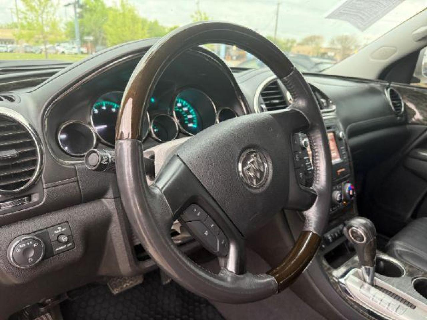 2014 WHITE Buick Enclave Leather (5GAKRBKDXEJ) with an 3.6L V-6 gasoline direct injection engine, located at 2715 W Pioneer Pkwy, Arlington, TX, 76013, (817) 265-9009, 32.710262, -97.153236 - Photo#17