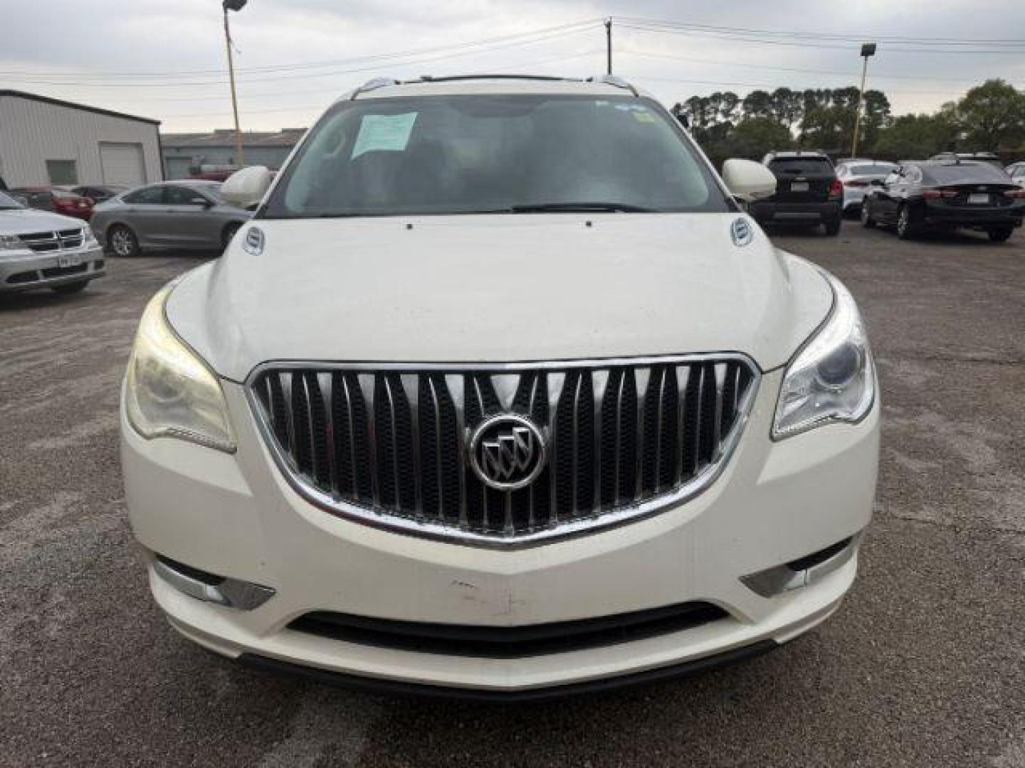 2014 WHITE Buick Enclave Leather (5GAKRBKDXEJ) with an 3.6L V-6 gasoline direct injection engine, located at 2715 W Pioneer Pkwy, Arlington, TX, 76013, (817) 265-9009, 32.710262, -97.153236 - Photo#4