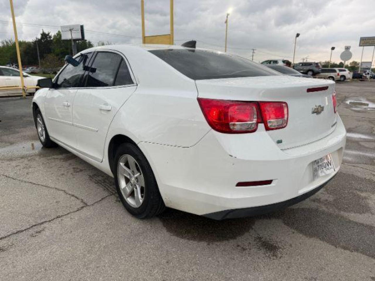 2015 WHITE Chevrolet Malibu LS (1G11B5SL9FF) with an 2.5L L4 DOHC 16V engine, 6-Speed Automatic transmission, located at 2715 W Pioneer Pkwy, Arlington, TX, 76013, (817) 265-9009, 32.710262, -97.153236 - Photo#9