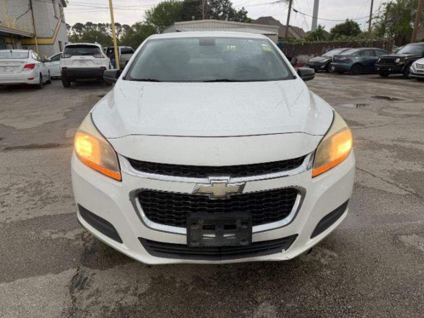 2015 WHITE Chevrolet Malibu LS (1G11B5SL9FF) with an 2.5L L4 DOHC 16V engine, 6-Speed Automatic transmission, located at 2715 W Pioneer Pkwy, Arlington, TX, 76013, (817) 265-9009, 32.710262, -97.153236 - Photo#4